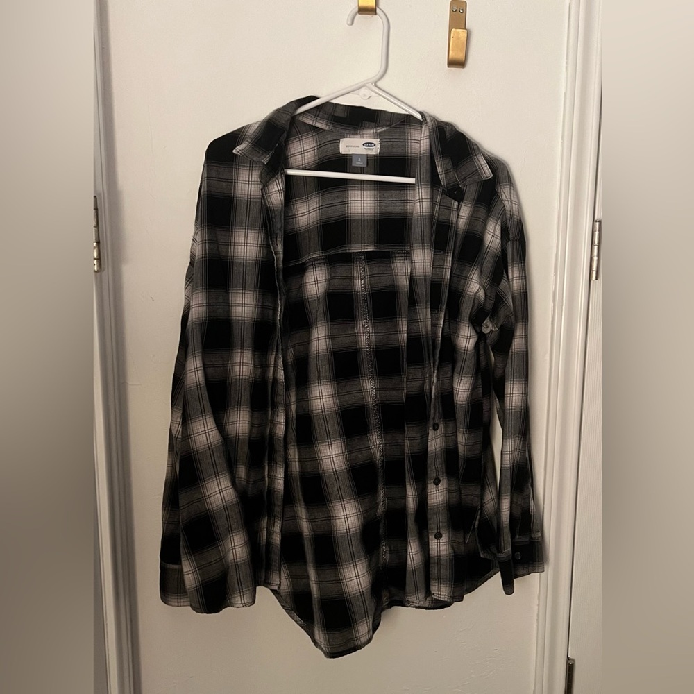 old navy black and white button down